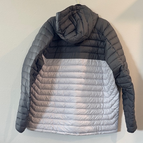 Columbia Gray and White Puffer Jacket - Picture 6 of 6